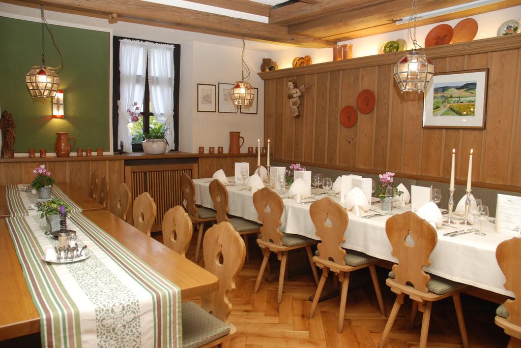 Gasthof Zum Weissen Lamm Sommerach Exterior photo