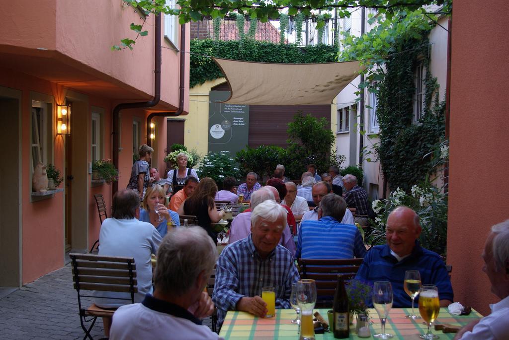 Gasthof Zum Weissen Lamm Sommerach Exterior photo